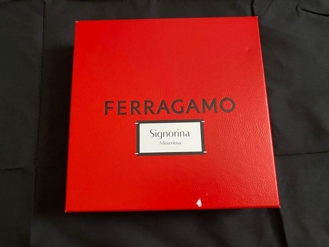 FERRAGAMO Signorina Misteriosa セット