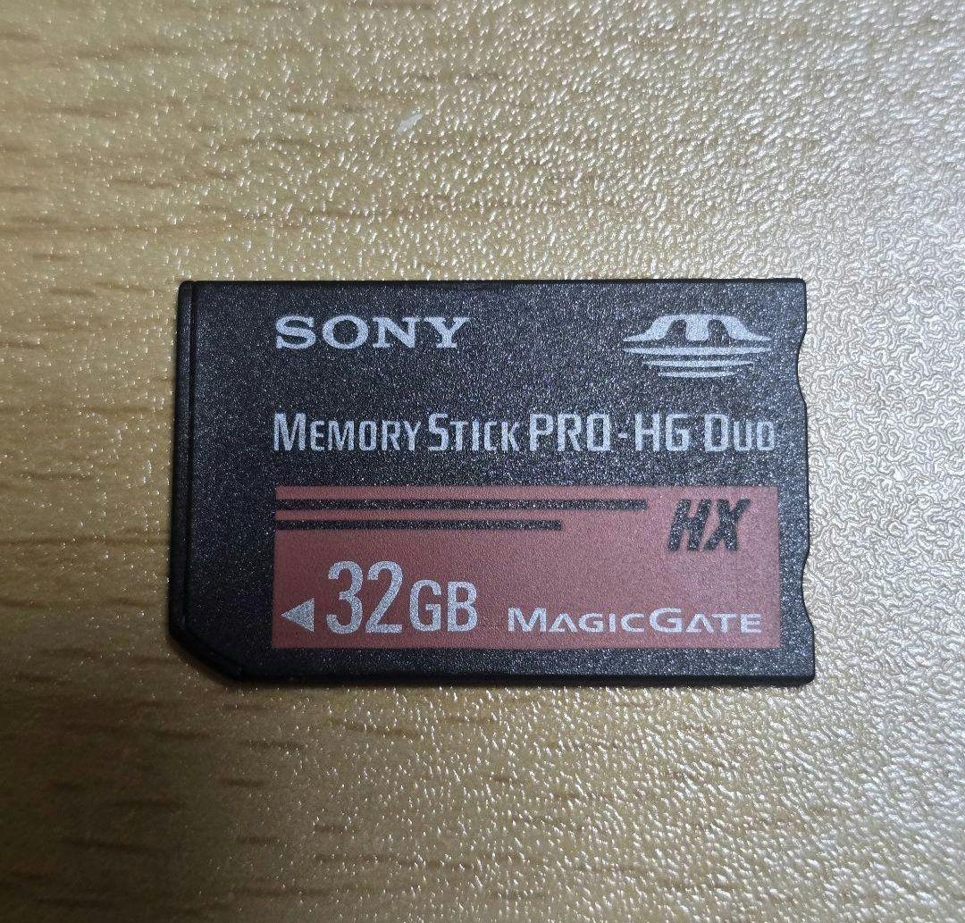 セール中 希少品 MemoryStick Pro Duo カードリーダーケース付