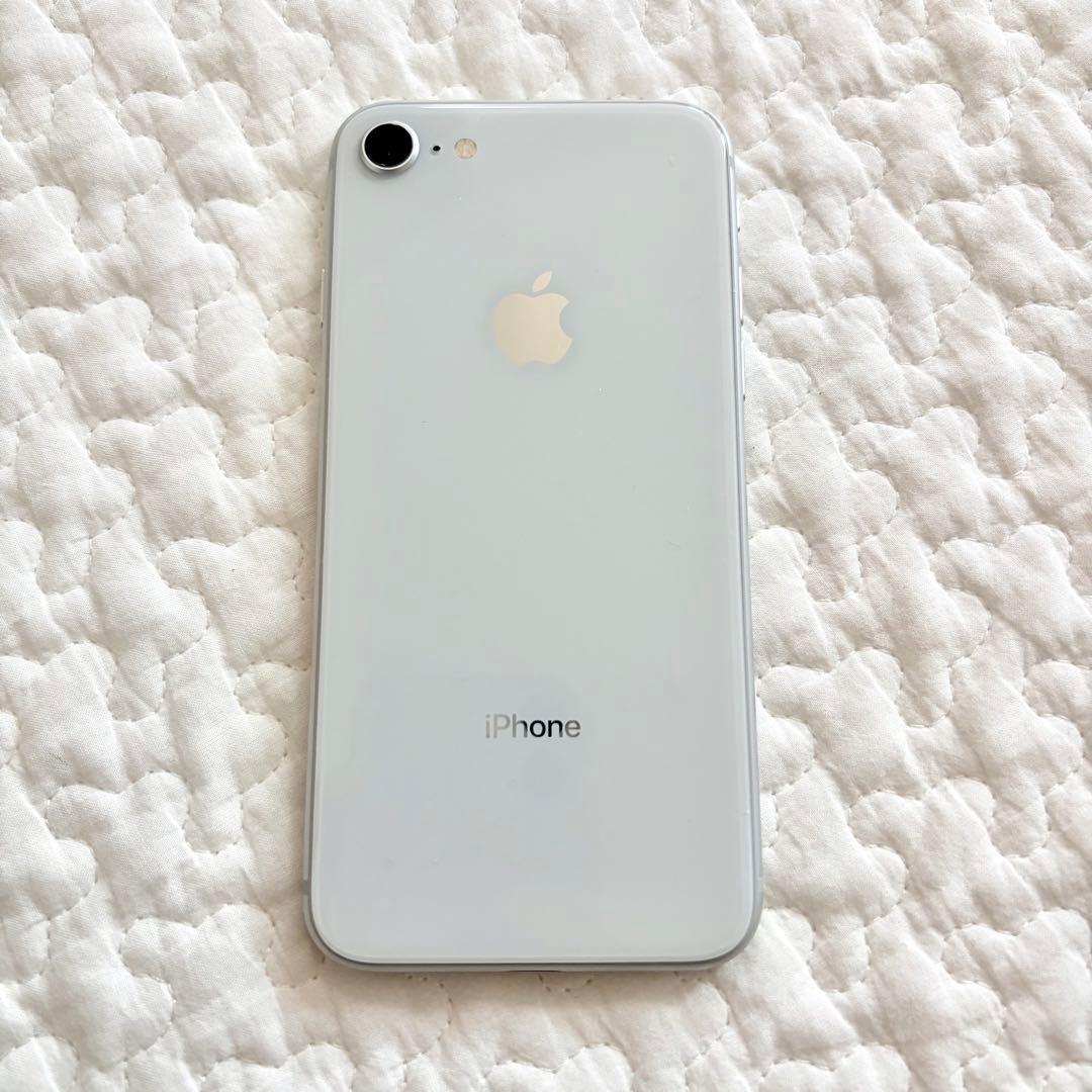 iPhone8 64GB シルバー