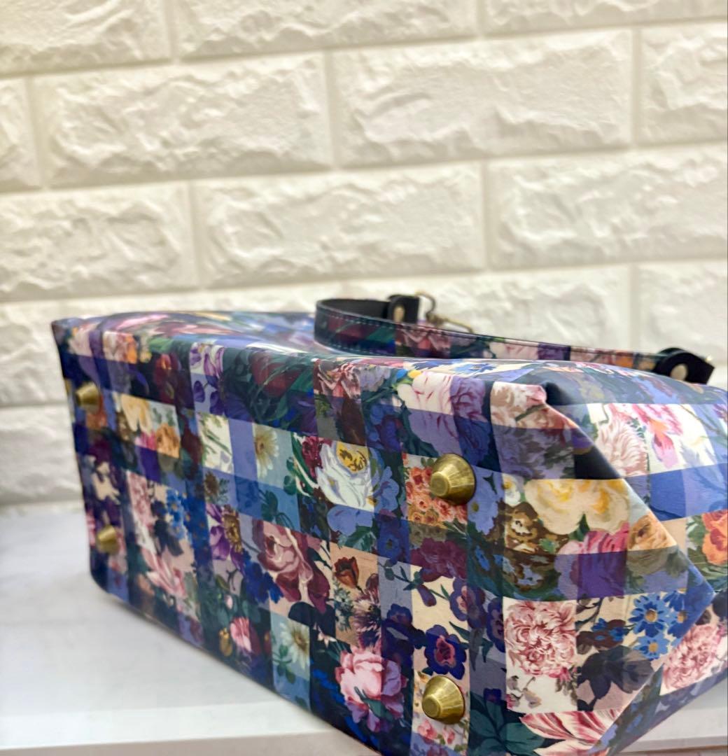レド【プロフを一読下さい】様　ハンドメイド　リバティ　バッグ　オーダーページ