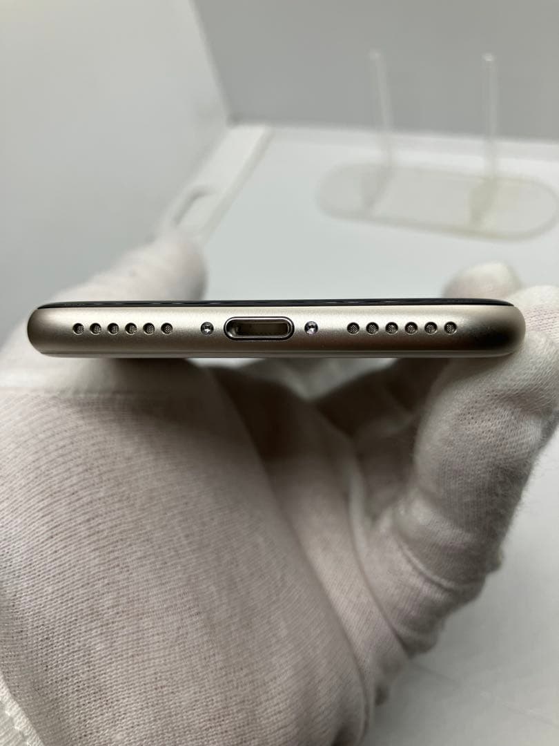 iPhone SE (第3世代) 64GB SIMフリー 美品バッテリー100%
