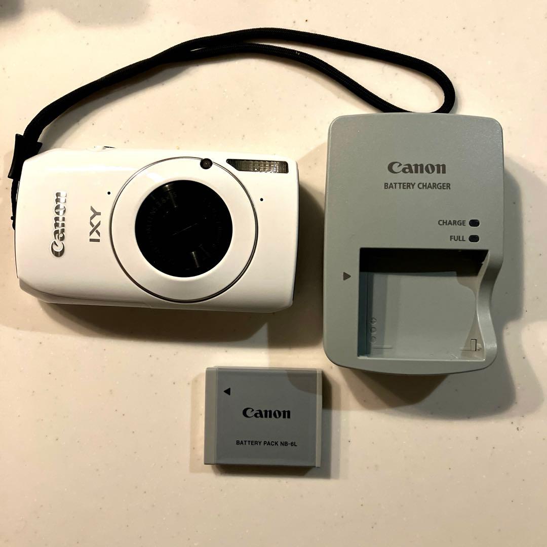 Canon IXY30S デジタルカメラ　白　充電器・バッテリー