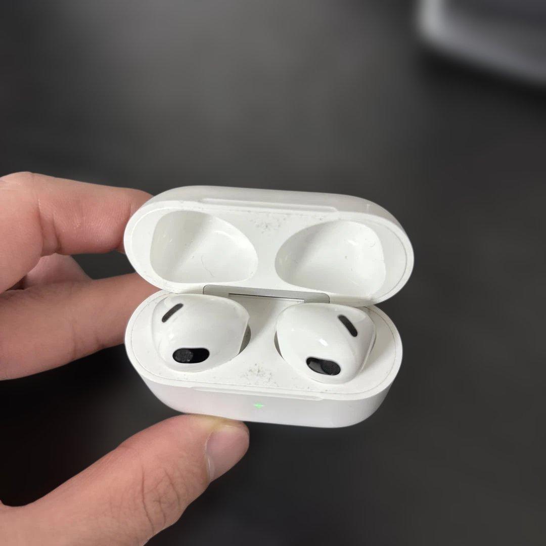 AirPods 第3世代本体 充電ケース付き ホワイト