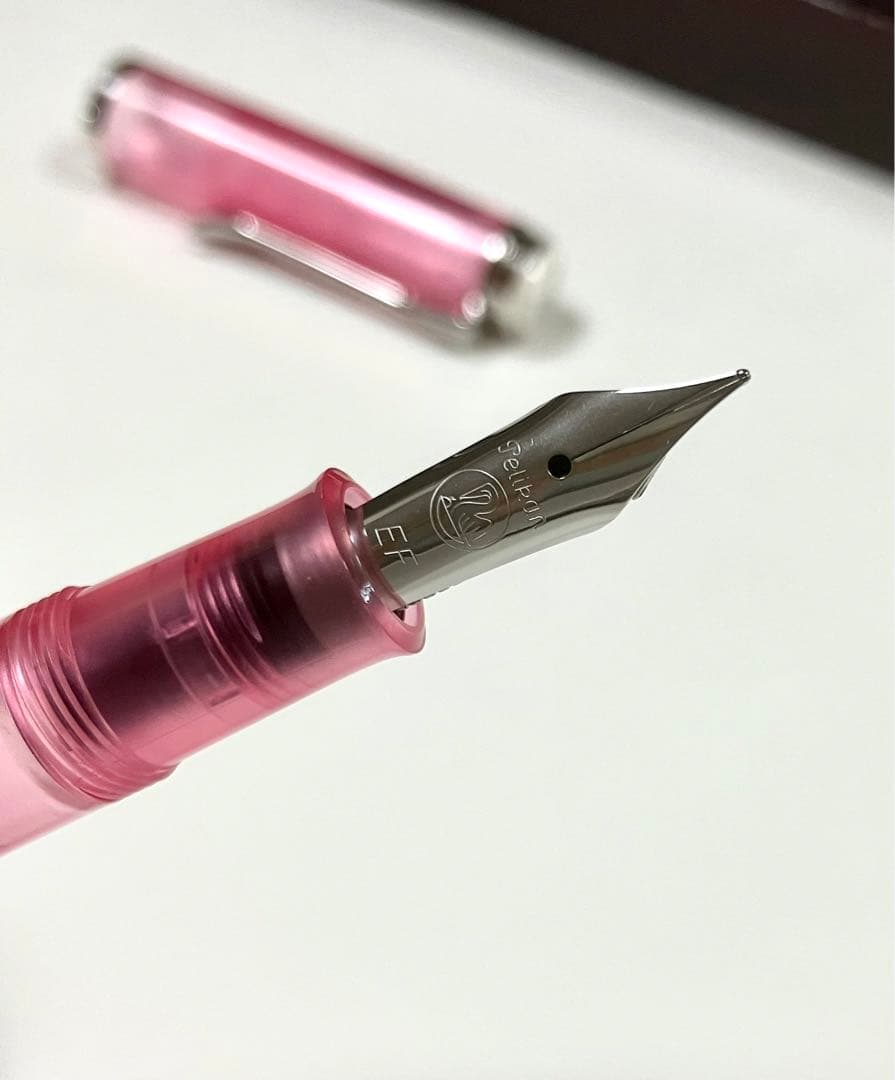 ペリカン 万年筆 限定品 クラシック M205 ローズクオーツ EF(極細字)