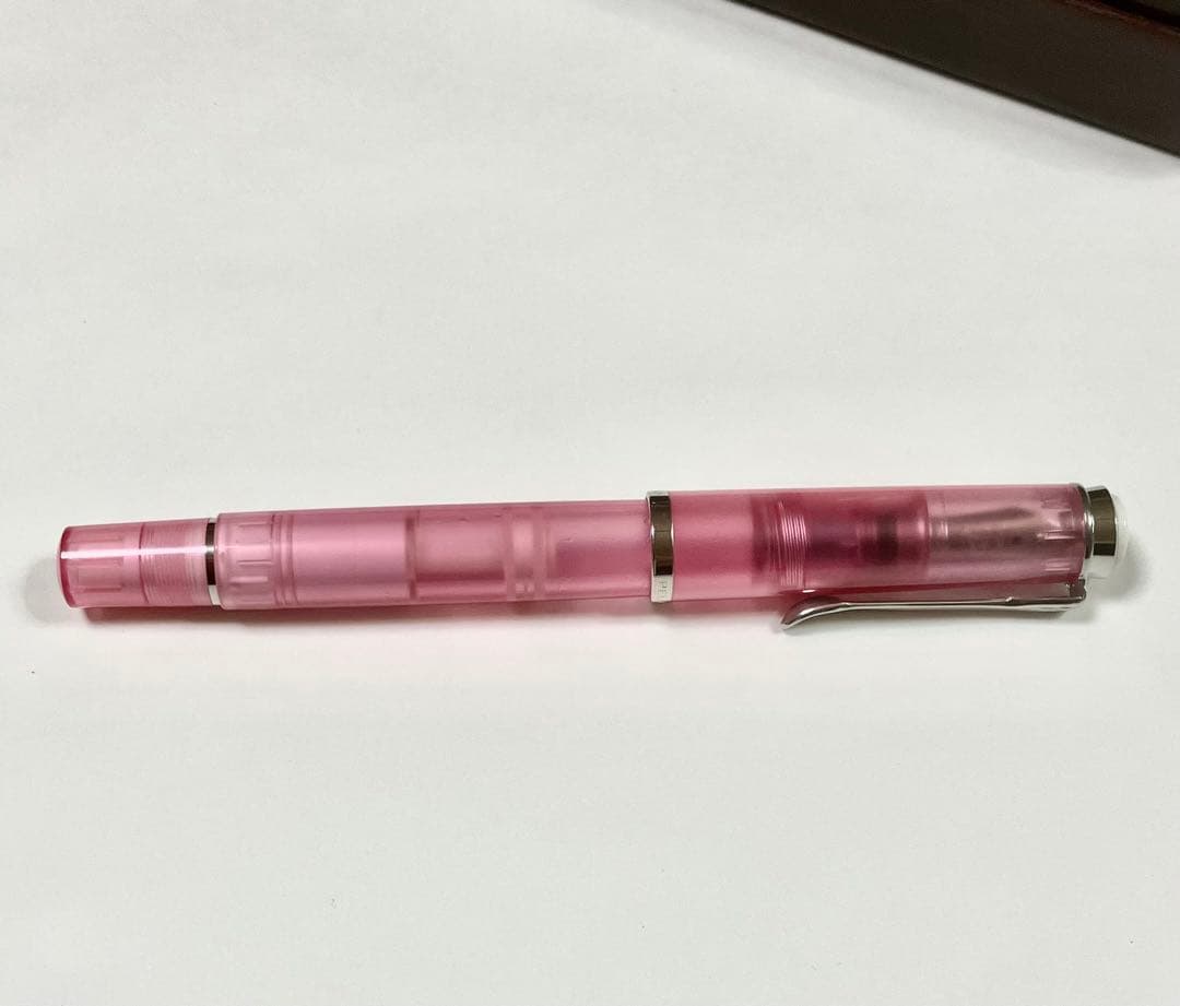 ペリカン 万年筆 限定品 クラシック M205 ローズクオーツ EF(極細字)