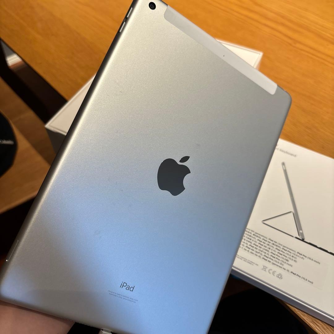 iPad (第9世代) 64GB + Smart Keyboard セット美品