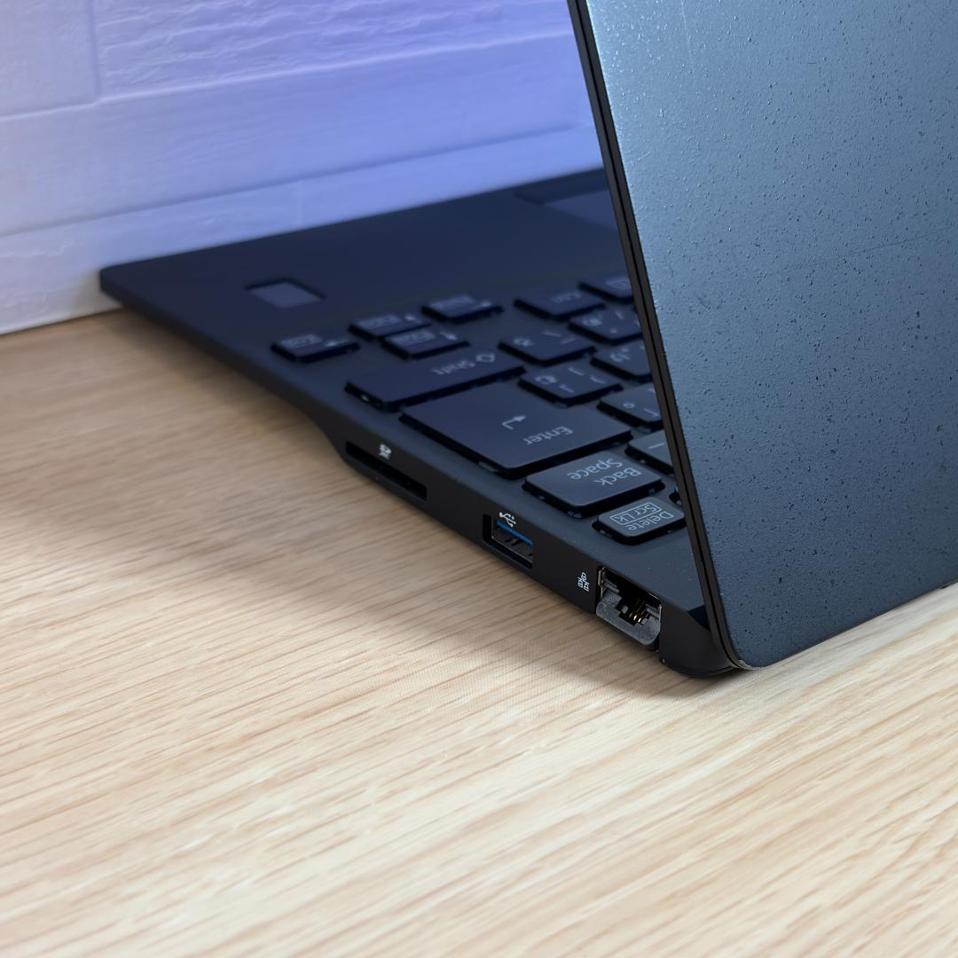 富士通　11世代i5　美品　LTE対応　ノートパソコン　Windows11　32