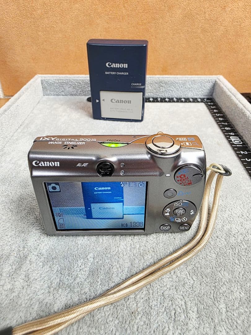 Z86 Canon IXY DIGITAL 900 IS 本体と付属品