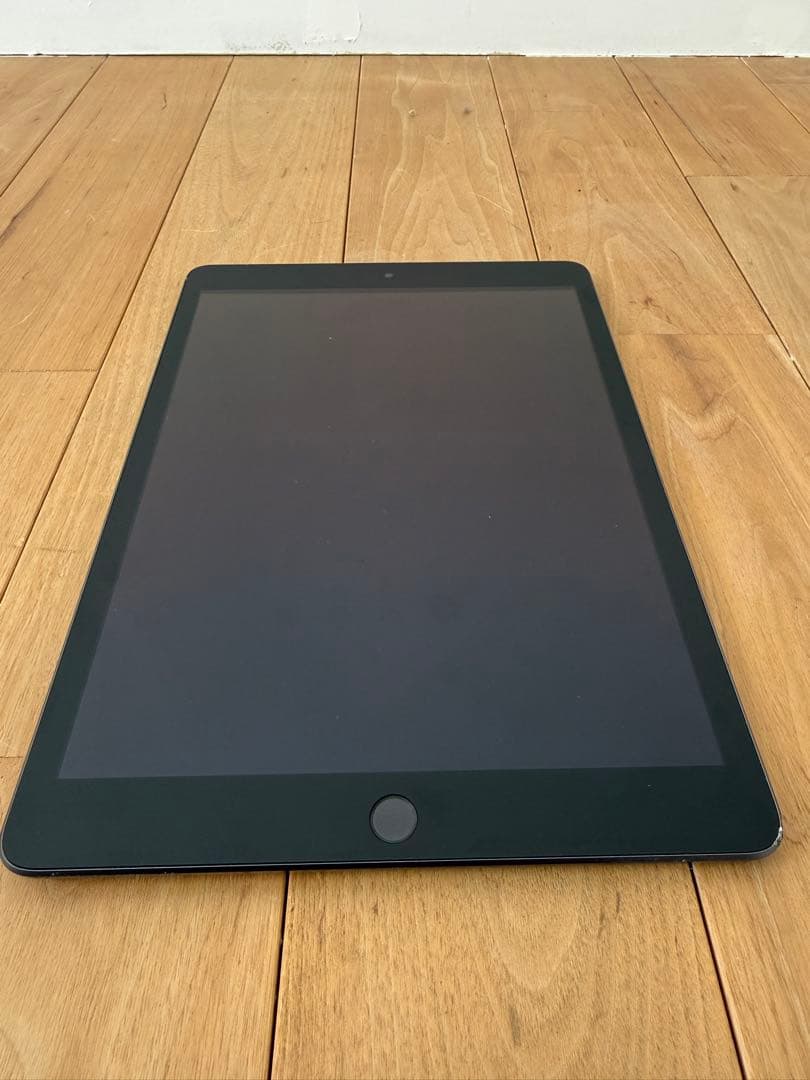 Apple iPad 第9世代64GB Wi-Fiモデル　グレー