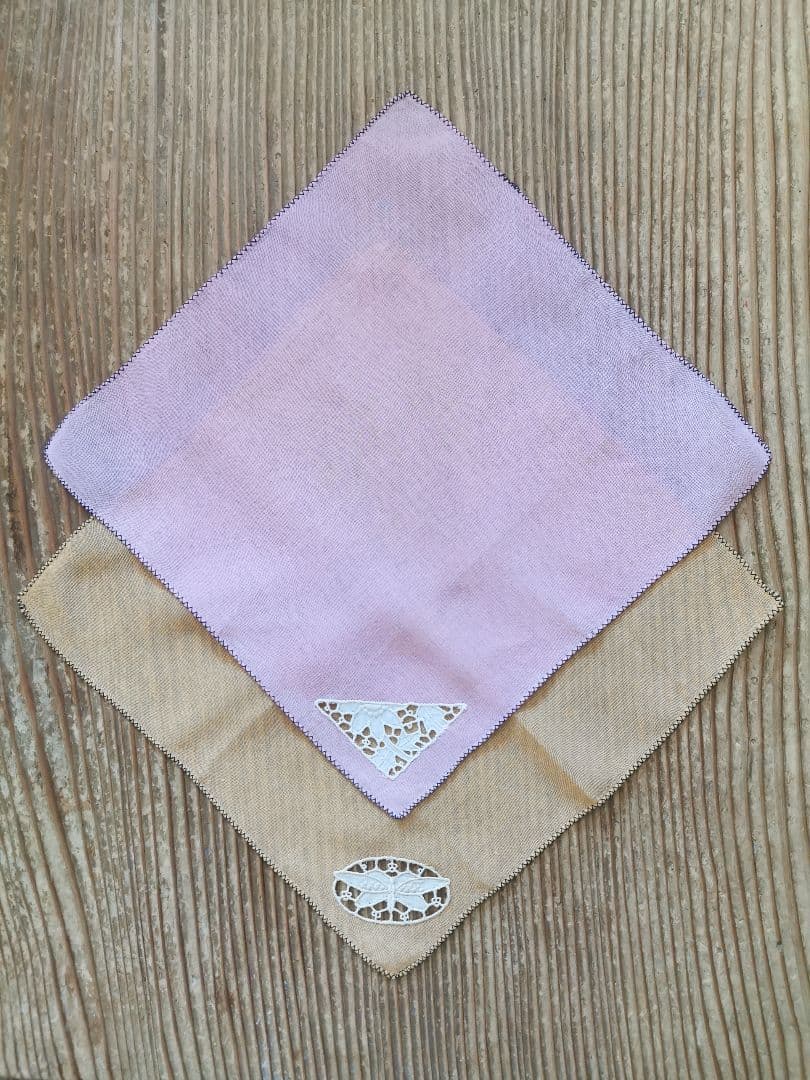 英国アンティーク 蝶と花刺繍 オープンカットワーク嵌込 シアーハンカチ２枚セット