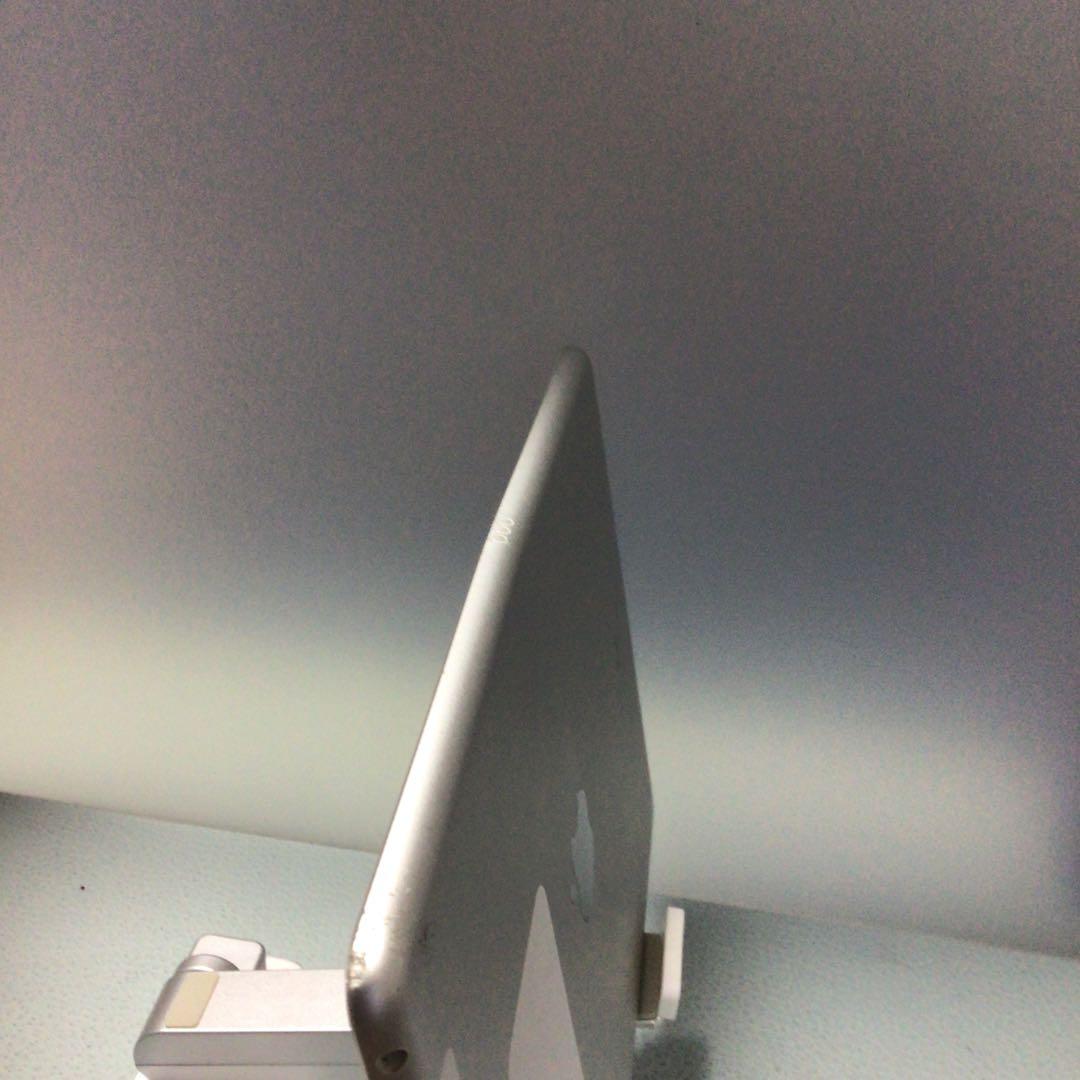 iPad 第7世代32G silver wifi+sim 訳あり93%