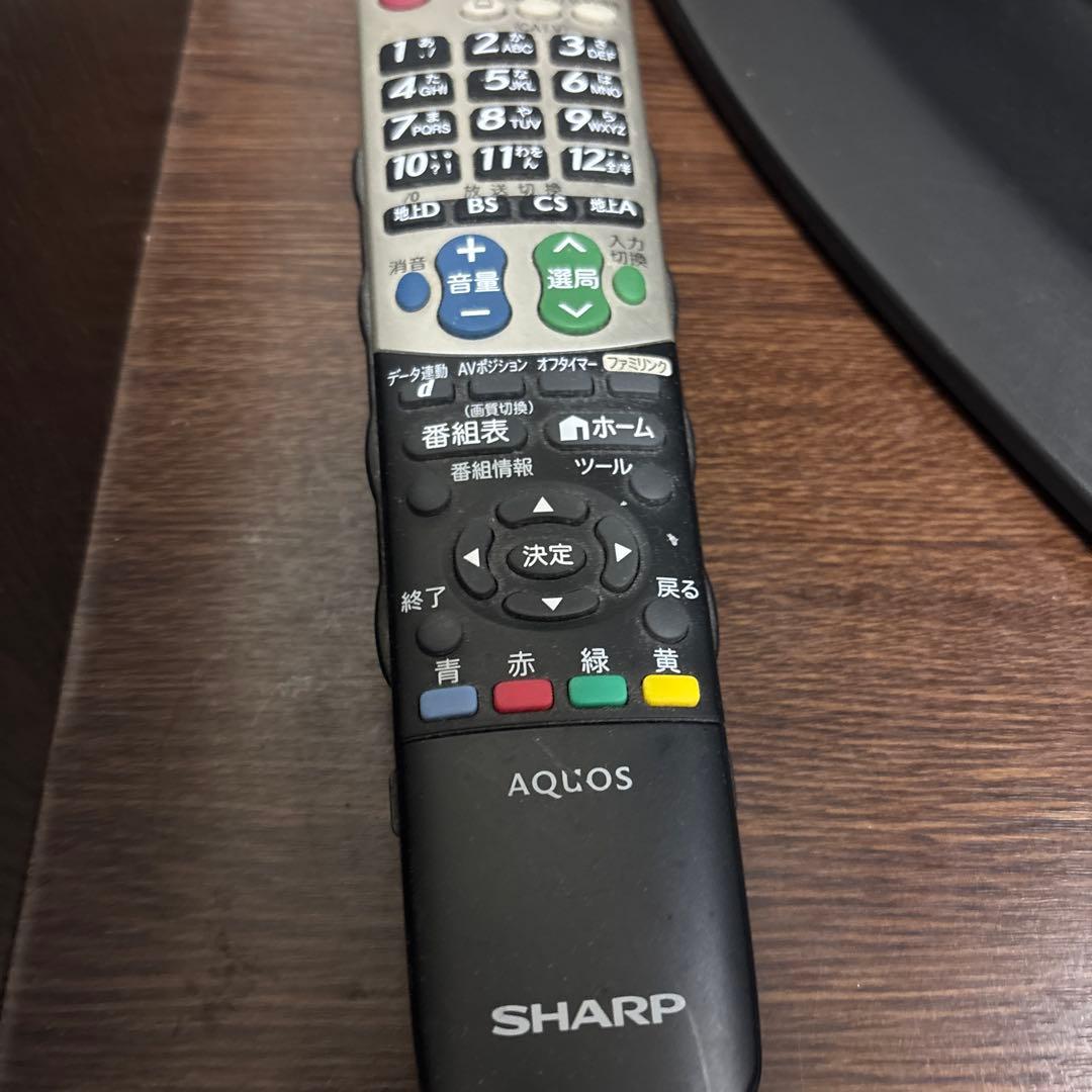 シャープ製テレビ26インチ　　リモコン付き