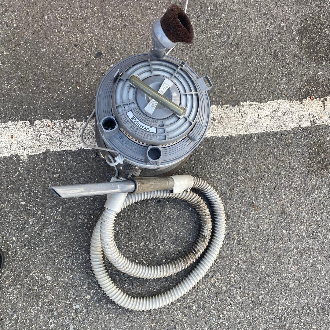 アメリカ製　業務用の乾湿両用掃除機