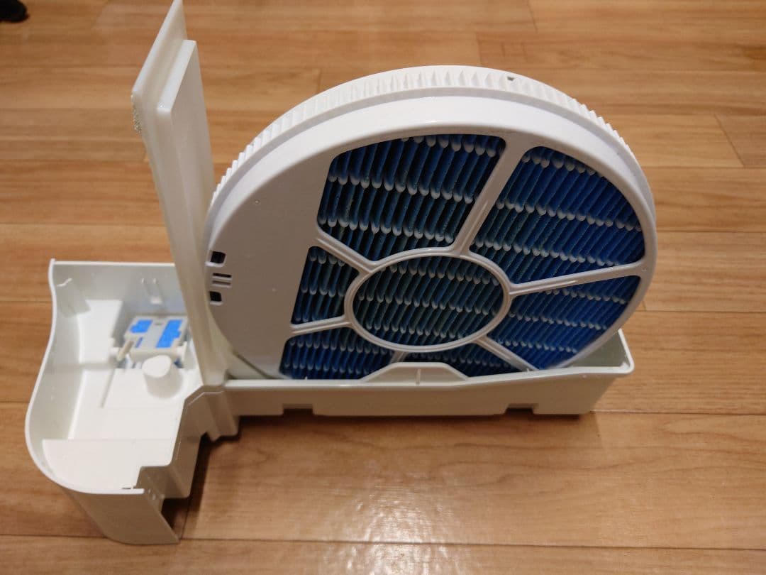 SHARP 空気清浄機 加湿機能付き KC-F70-W 2022年製