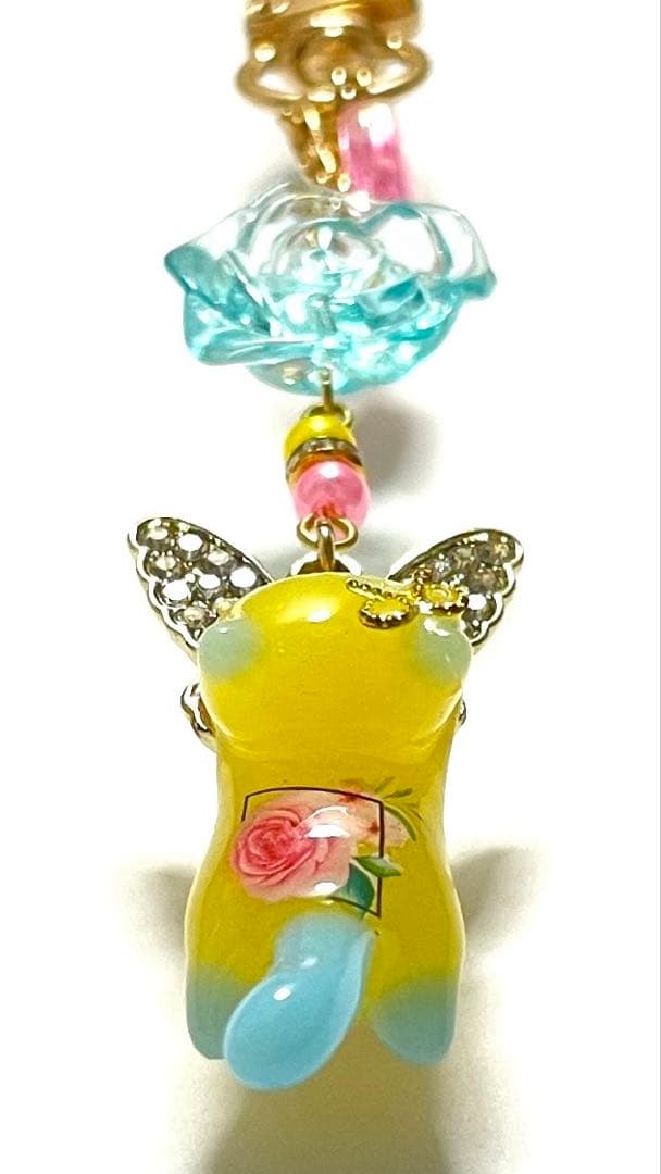 薔薇と蝶と猫のキーホルダー♡ビーズチャーム、レジンチャーム、花、フラワー、ローズ