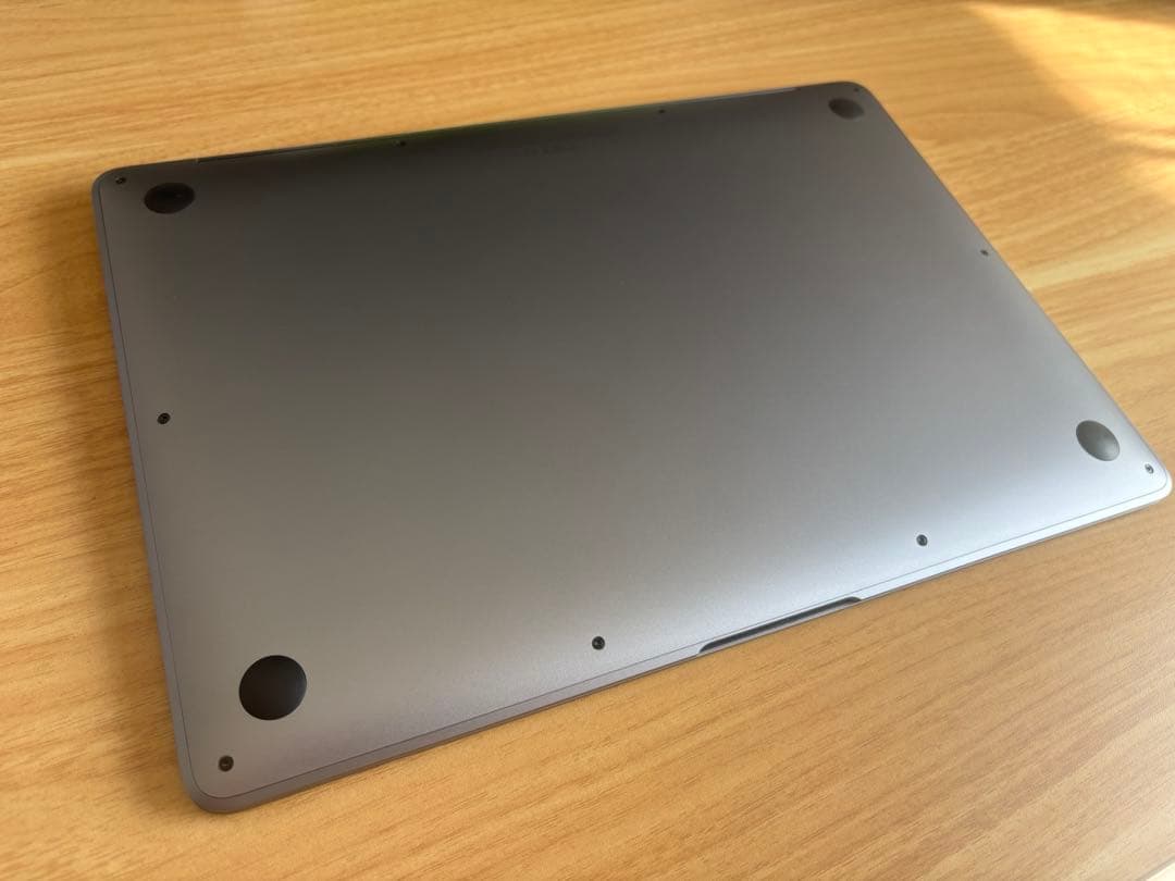 MacBook Air 13インチ 2020（core i7・16G・256G)