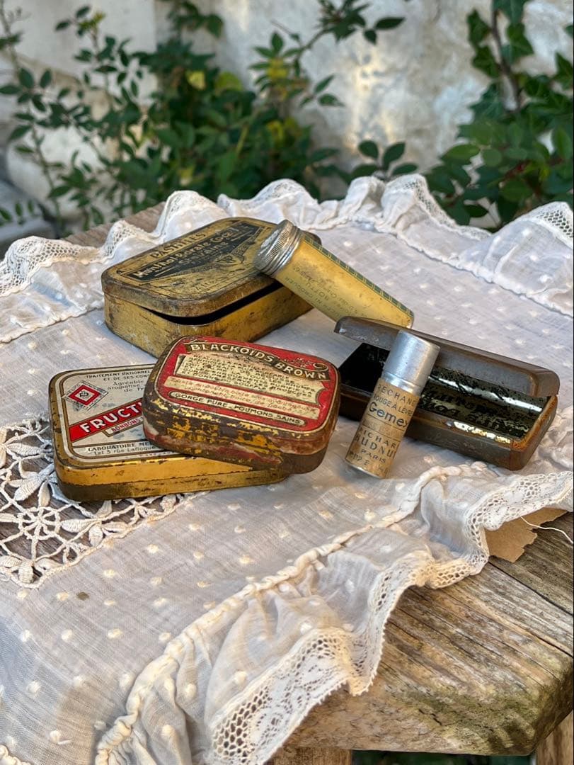 ◆フランスアンティーク6点｜100年前ティン缶ブリキアルミサビ小さいピルケース薬