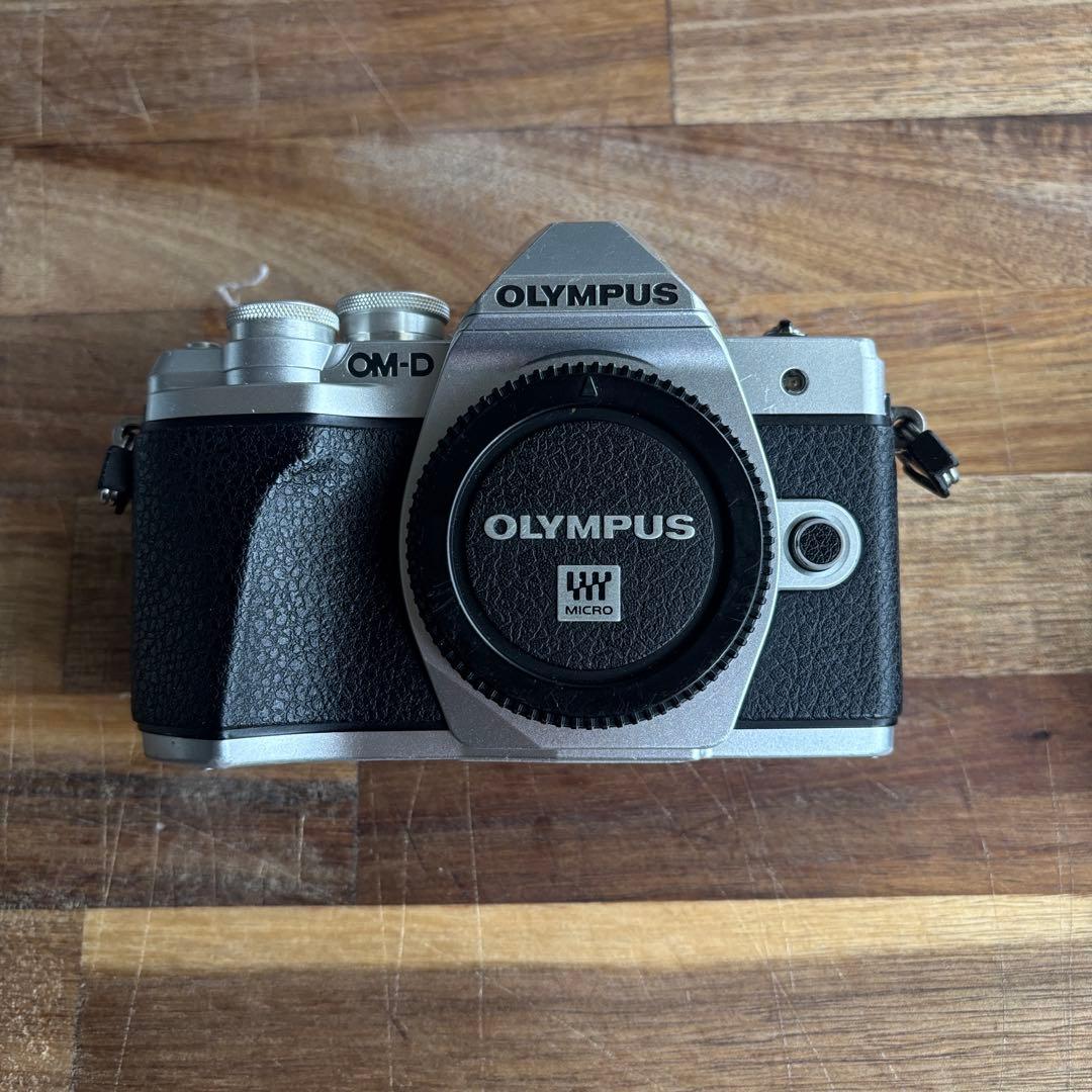 olympus om-d e-m10 mark iii 単焦点　ズームレンズ