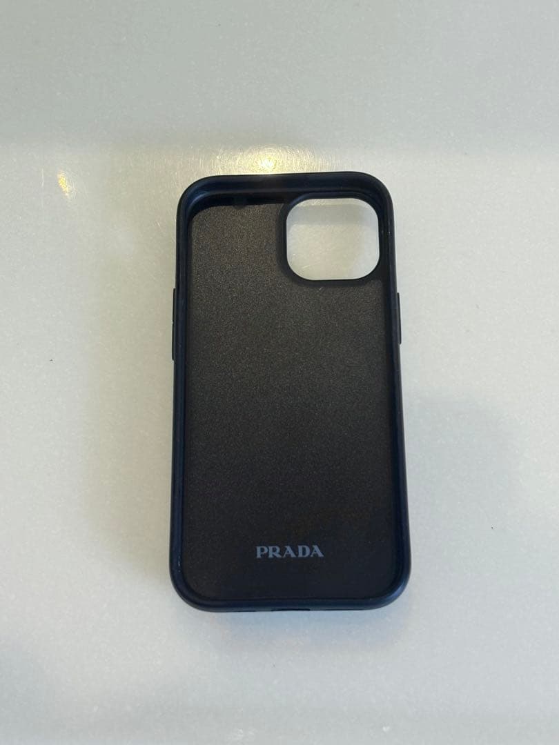 PRADA サフィアーノ レザー iPhone15用