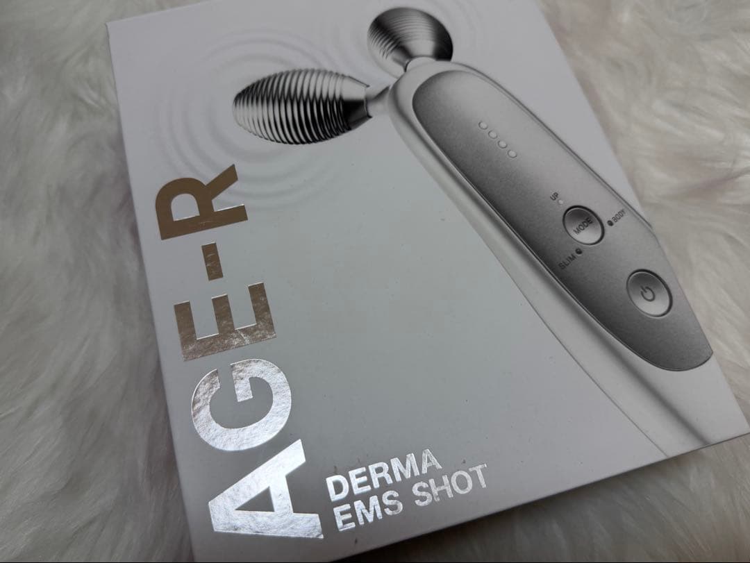 メディキューブ　AGE-R EMSダーマショット小顔美顔器