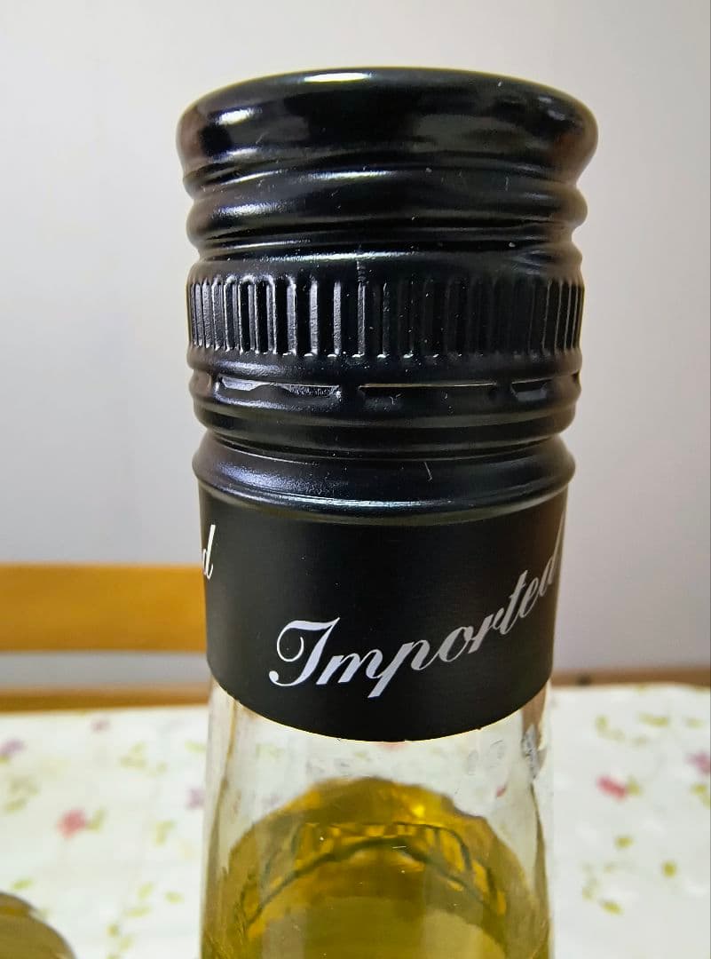 ラ・チカ テキーラ ４本ゴールドメキシコ・ハリスコ州 すっきり味38度700ml