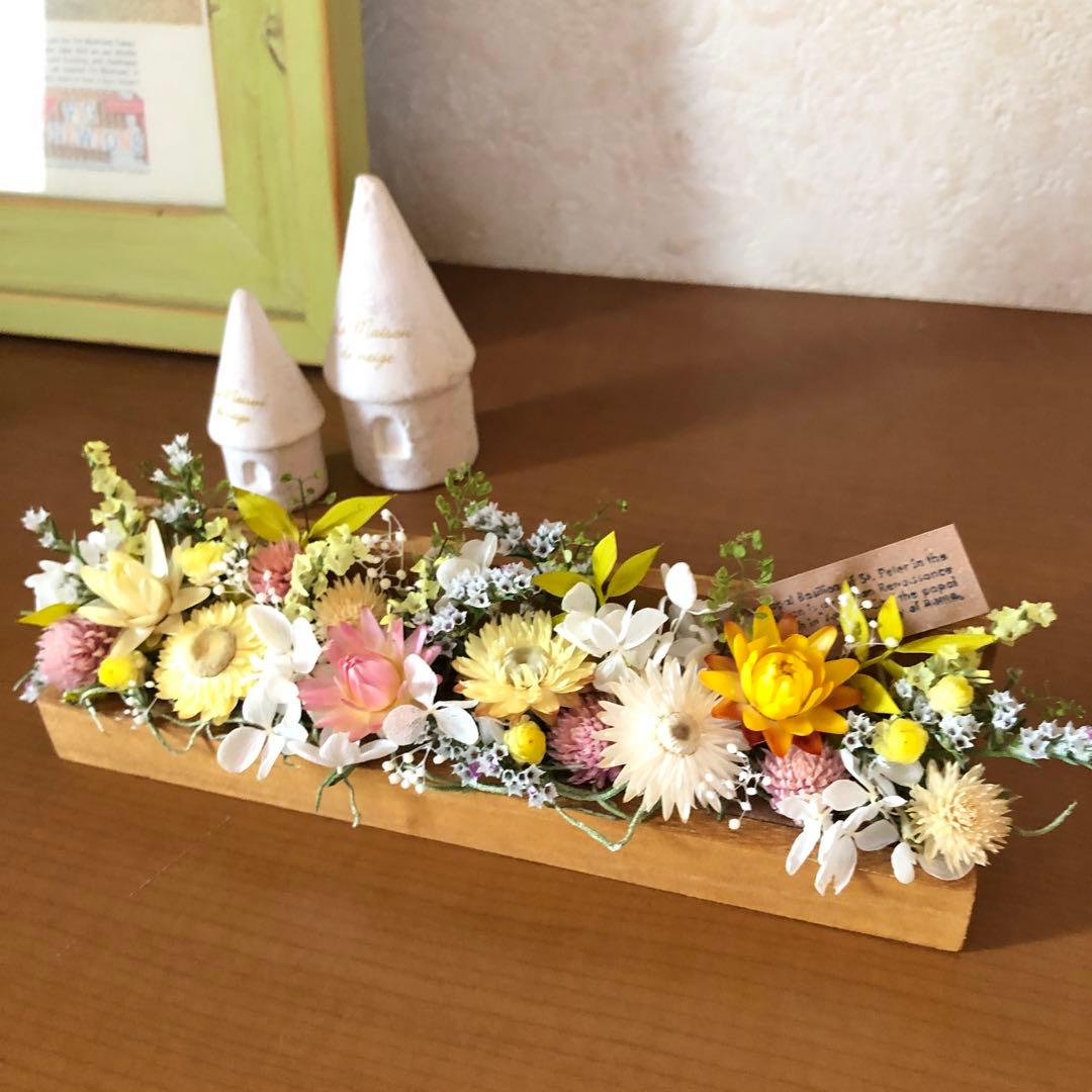 ドライフラワー　ウォールラックの花畑アレンジメント