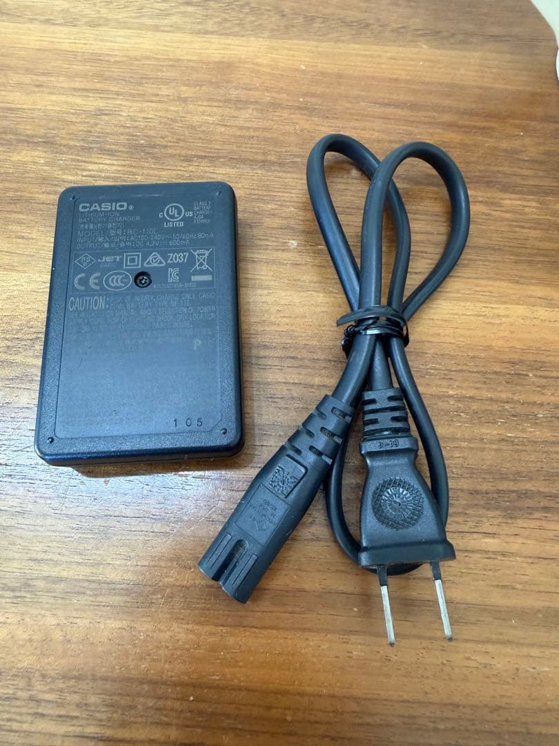 CASIO EX-Z2000 コンデジ 動作品 1410万画素 CCD 薄型