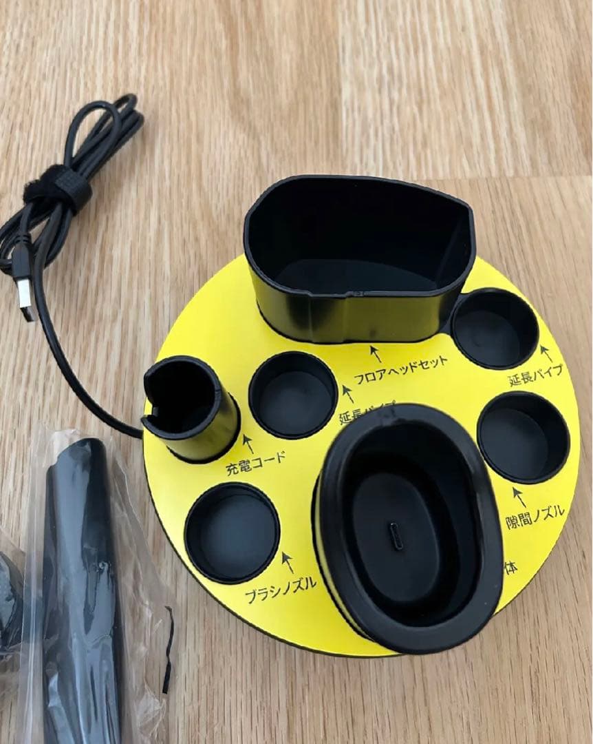 新品！コードレス掃除機　軽量　超強力吸引　スティック　　超軽量　充電スタンド付き