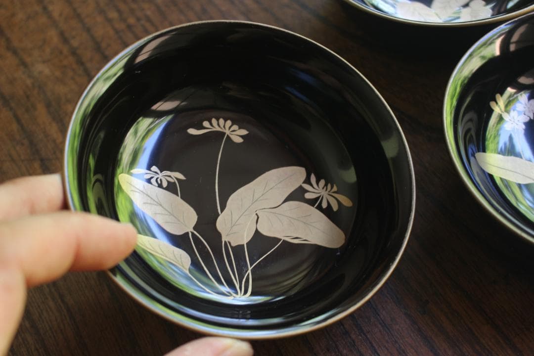デッドストック！時代金縁黒漆に優美な草花蒔絵の映える小皿6点（検輪島塗蒔絵皿