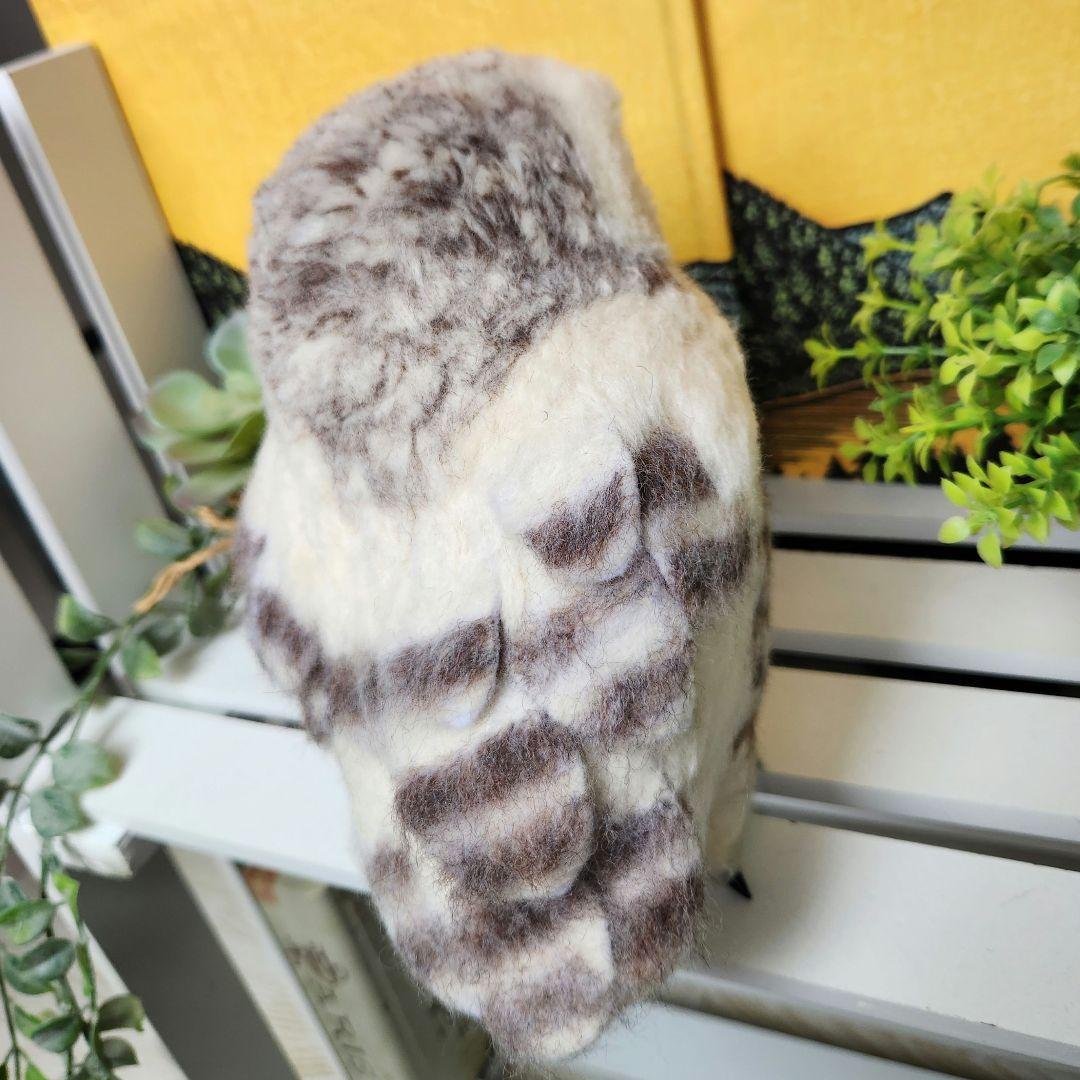 羊毛フェルト フクロウの置物　シロフクロウ