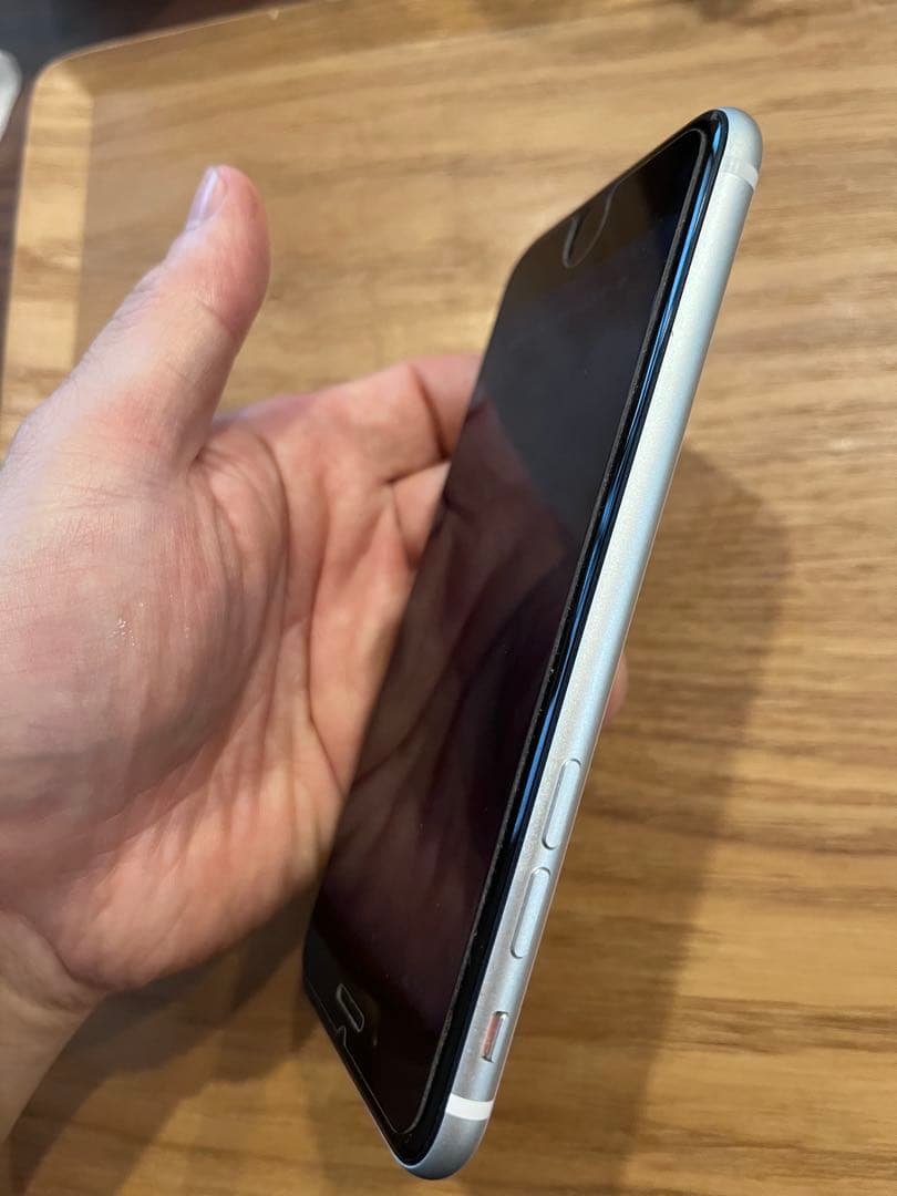 Apple iPhone SE2 64GB ホワイト