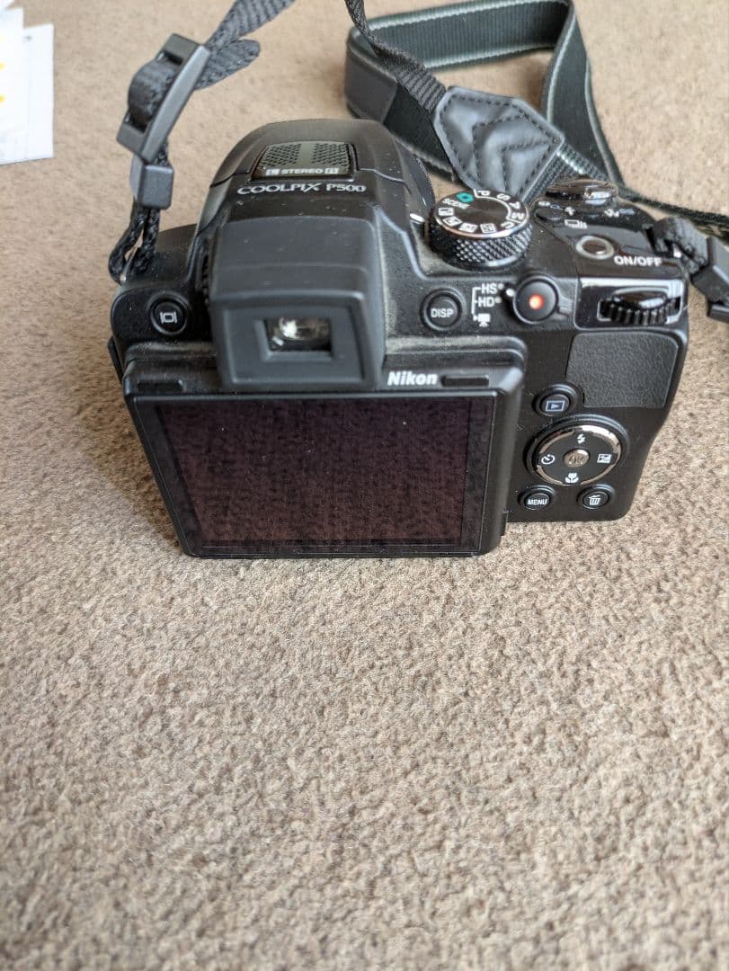Nikon COOLPIX P500 本体と付属品