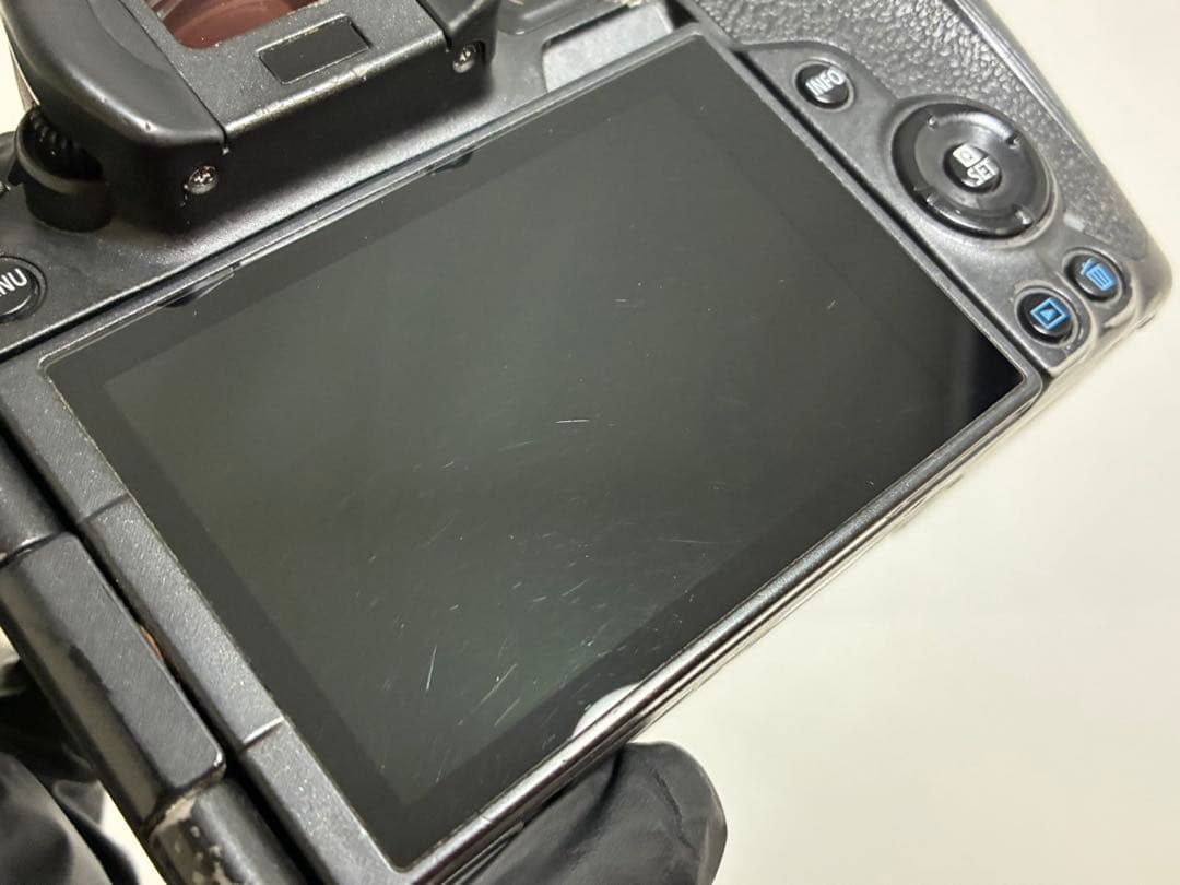 美品✨キャノン EOS R ボディ❤撮る楽しさ広がるフルサイズ！