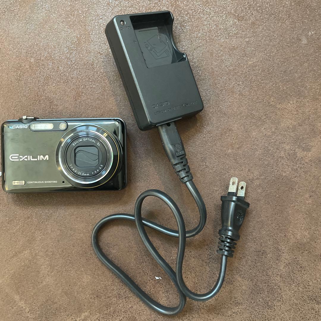 CASIO EXILIM デジタルカメラ　充電器　バッテリー