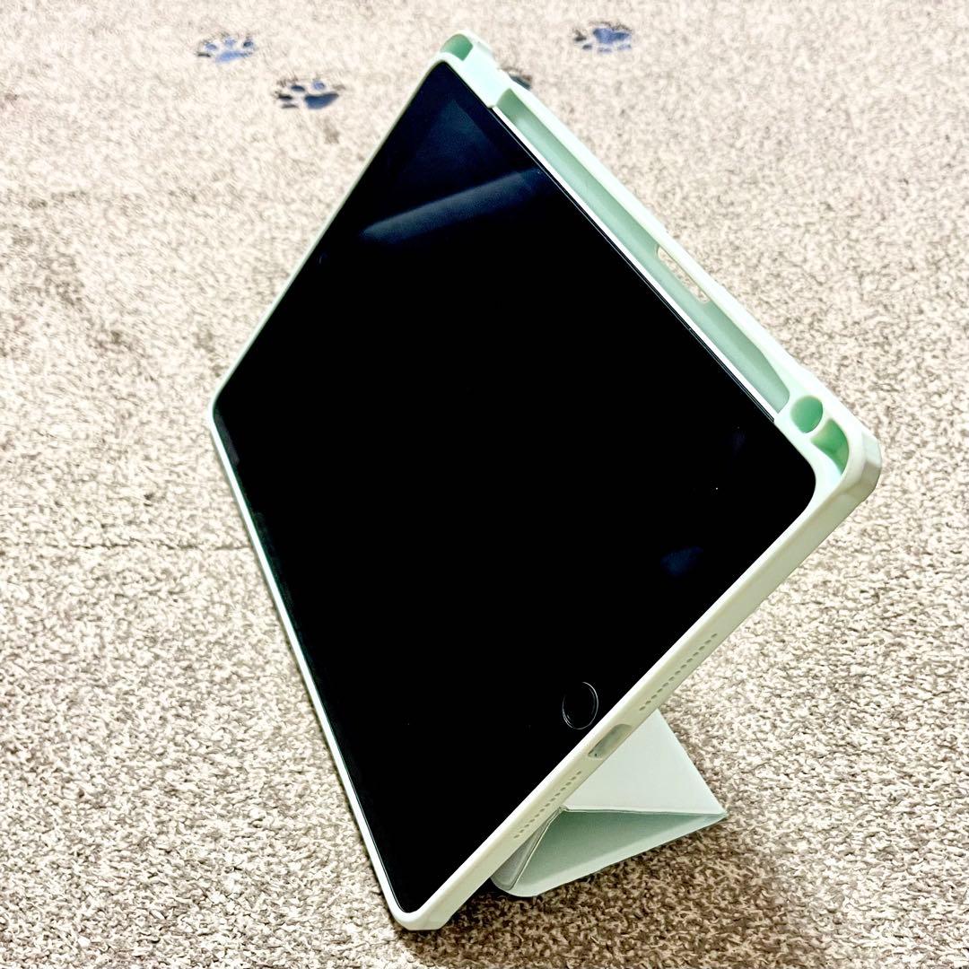 【送料込】■カバー付◆第9世代◆iPad◆Apple◆アップル◆Wi-Fiモデル