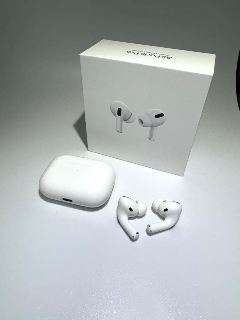 Mukhamad Azi 外箱・付属品有★AirPods PRO 第一世代
