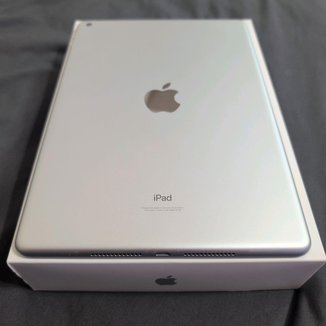 【美品】Apple iPad(第9世代) Wi-Fiモデル 64GB シルバー