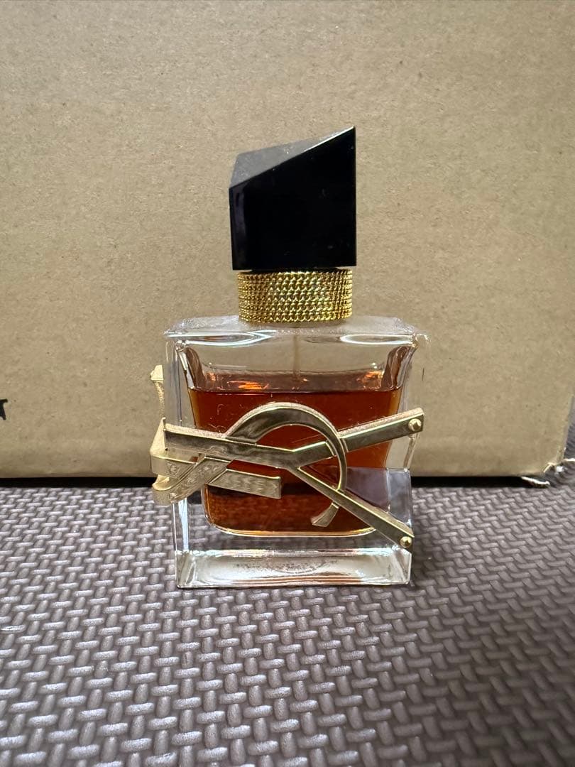 Yves Saint Laurent LIBRE 30ml リブレ　ルパルファム