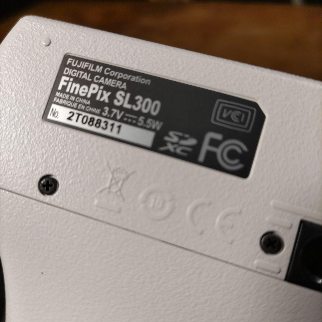 Fujifilm finepix SL300 デジタル一眼レフ 本体 + 付属品