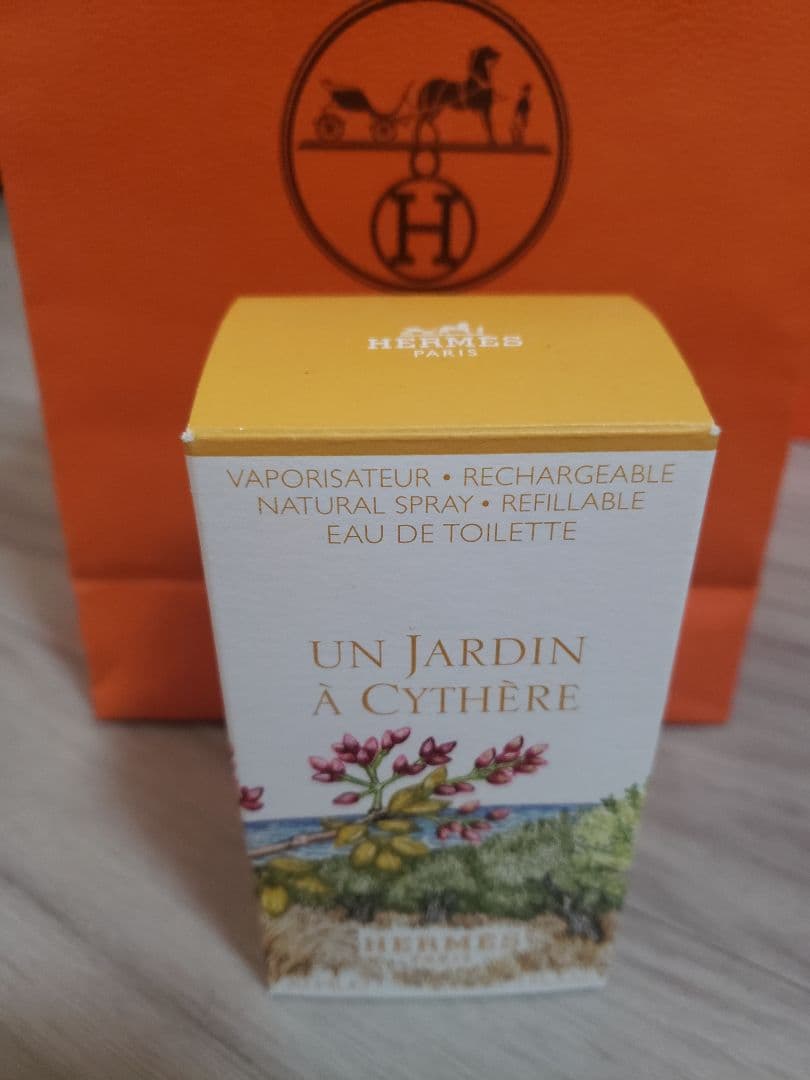 HERMES UN JARDIN À CYTHÈRE オードトワレ 30ml