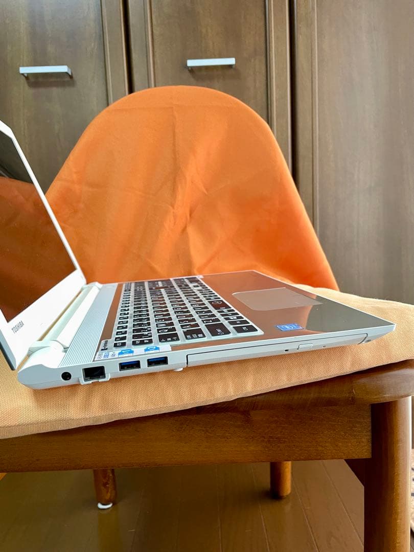 東芝 ダイナブック ノートパソコン PC ゴールド