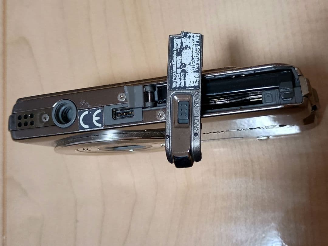 CASIO EXILIM EX-S10 デジカメ シルバー 一部破損有　ケース付