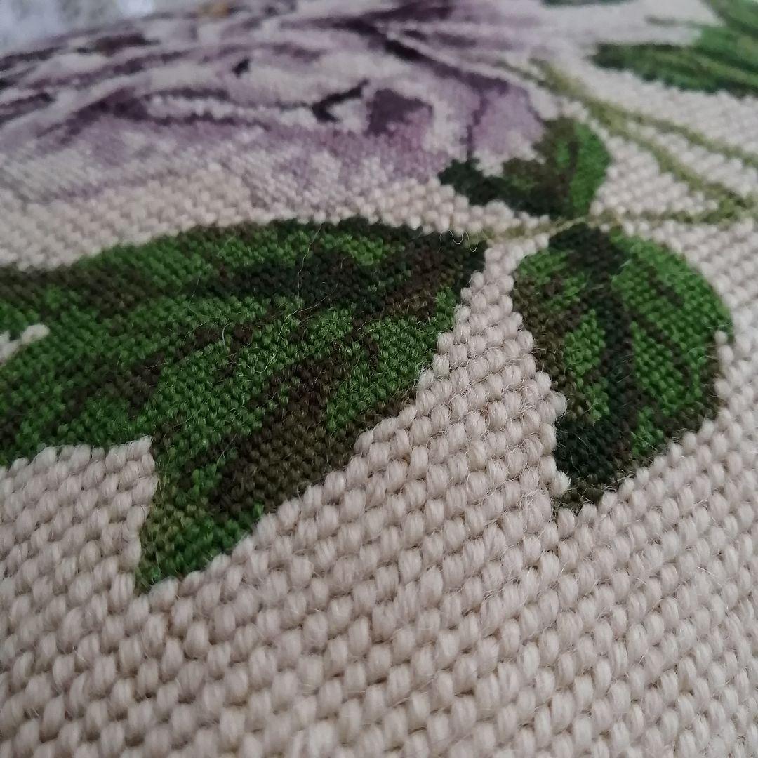 プチポワン　ニードル　手刺繍　 アンティーク　クッションカバー