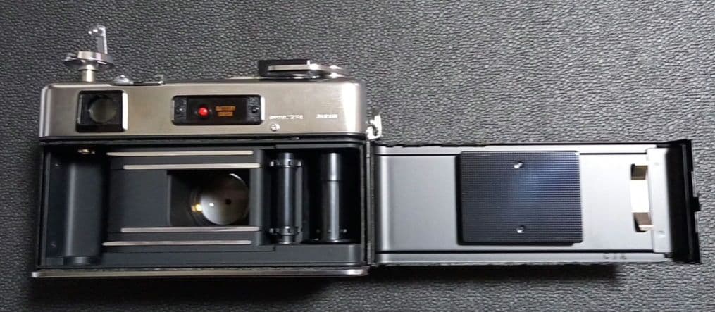 YASHICA ファインダーカメラ ELECTRO 35 カバー付き