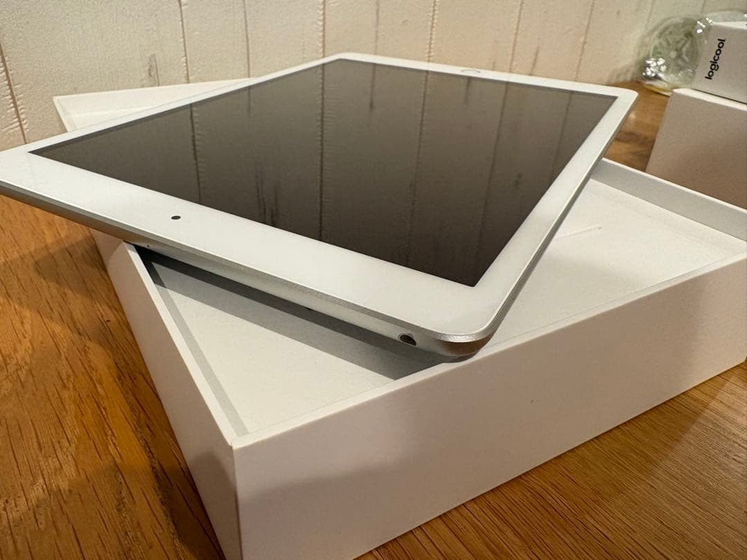 iPad 第8世代 wifiモデル128GB おまけ多数