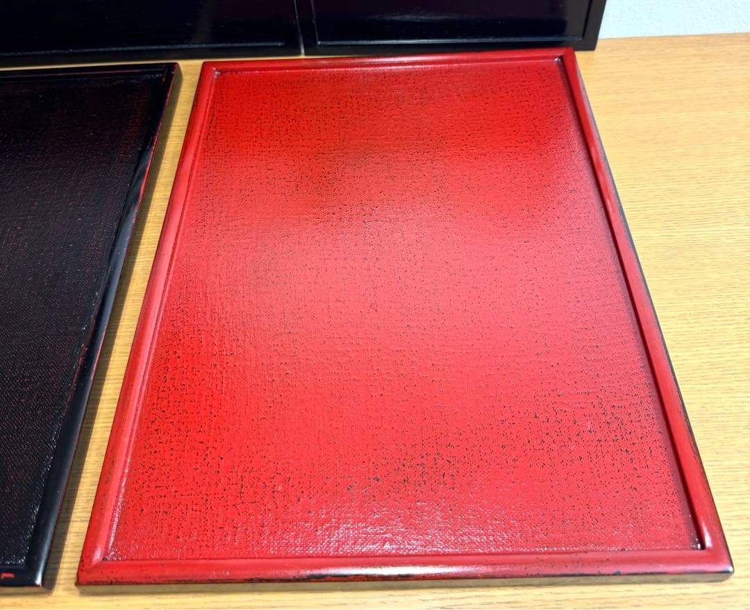両面膳　赤と黒の両面　2枚　布目塗り　曙塗り　根来塗り　未使用品　共箱