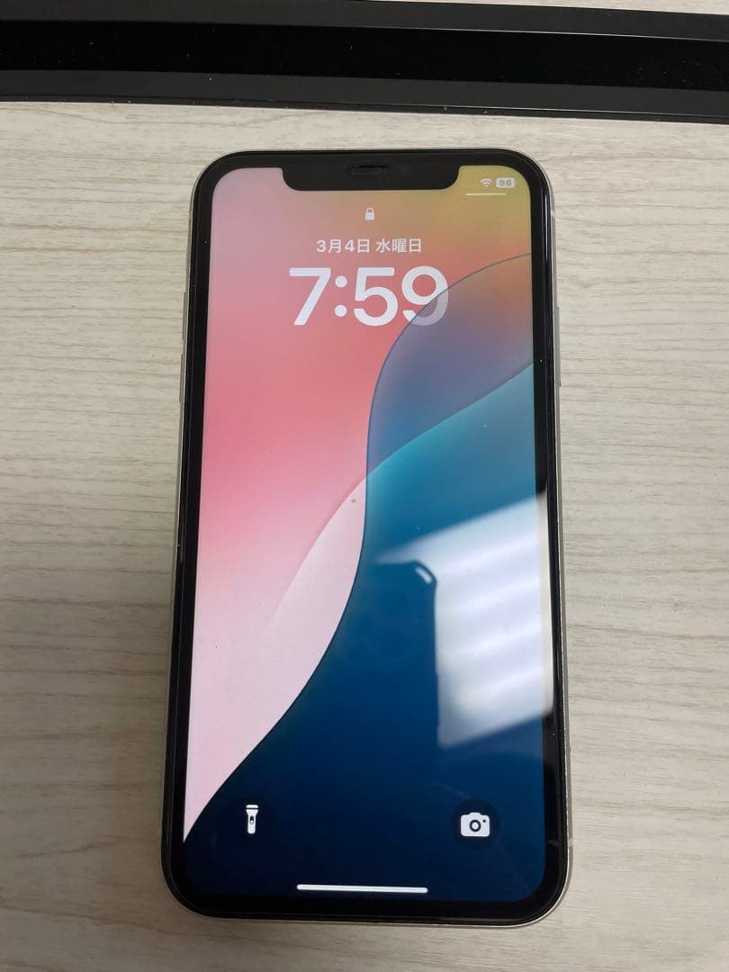 Apple iPhone 11 ホワイト 本体 充電ケーブル付き