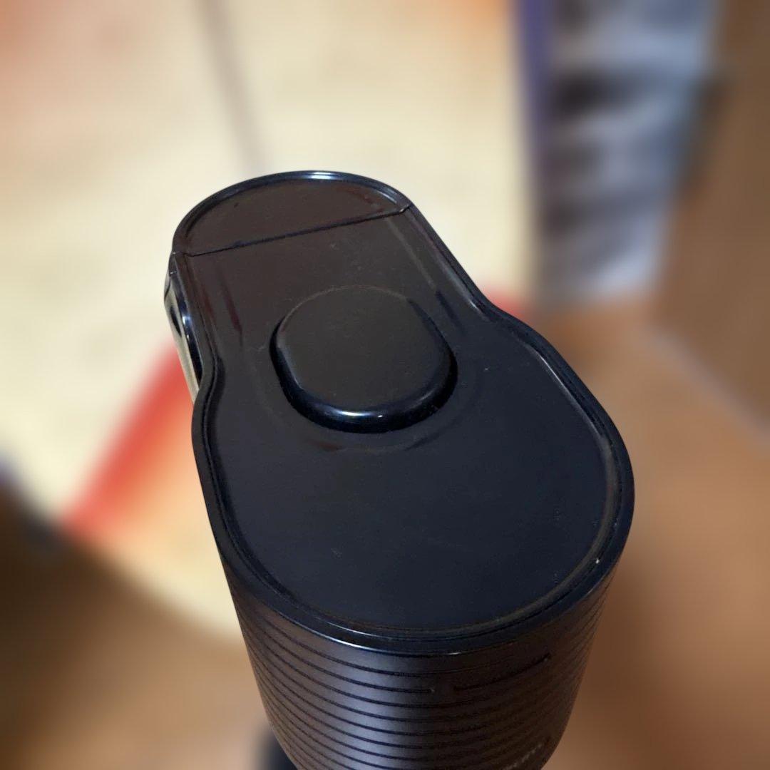 sodastream 炭酸水メーカー ブラック 空ボンベ2本とボトル2本付き