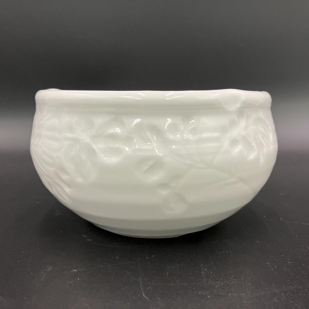 美品 出石窯 永山造 白磁菊刻 茶碗 抹茶碗 菊花彫刻 R8SA77