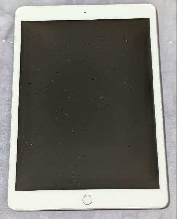 iPad第7世代 32GB シルバーSIMフリーモデル